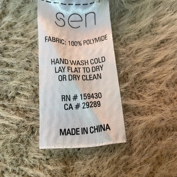 Sen fur tank. Size Large 
Good condition
Very sexy tank 
100% polymide - Picture 3 of 4